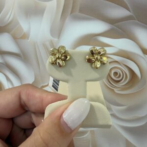 Aretes de flores